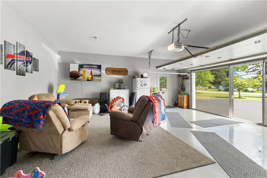 910 Lake Street, Evans, New York 14006, Evans, New York 14006, 4 Bedrooms Bedrooms, 8 Rooms Rooms,2 BathroomsBathrooms,Residential,For Sale,910 Lake Street, Evans, New York 14006,B1622188