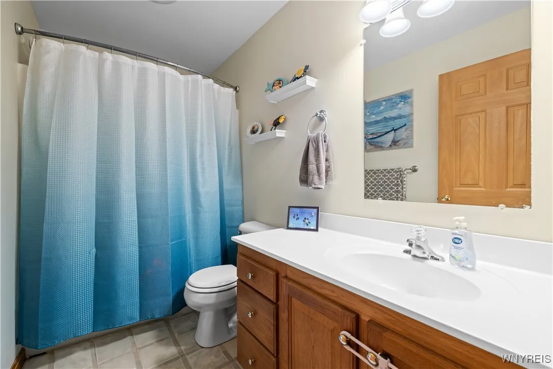 910 Lake Street, Evans, New York 14006, Evans, New York 14006, 4 Bedrooms Bedrooms, 8 Rooms Rooms,2 BathroomsBathrooms,Residential,For Sale,910 Lake Street, Evans, New York 14006,B1622188