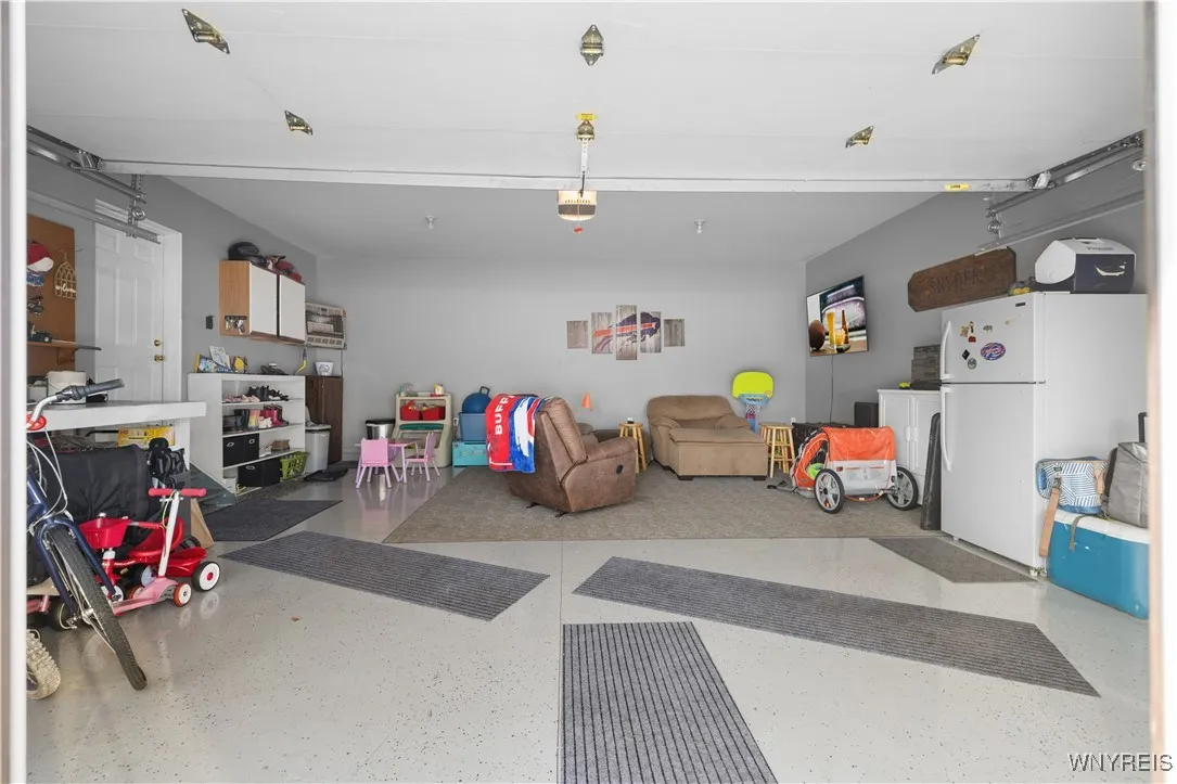 910 Lake Street, Evans, New York 14006, Evans, New York 14006, 4 Bedrooms Bedrooms, 8 Rooms Rooms,2 BathroomsBathrooms,Residential,For Sale,910 Lake Street, Evans, New York 14006,B1622188