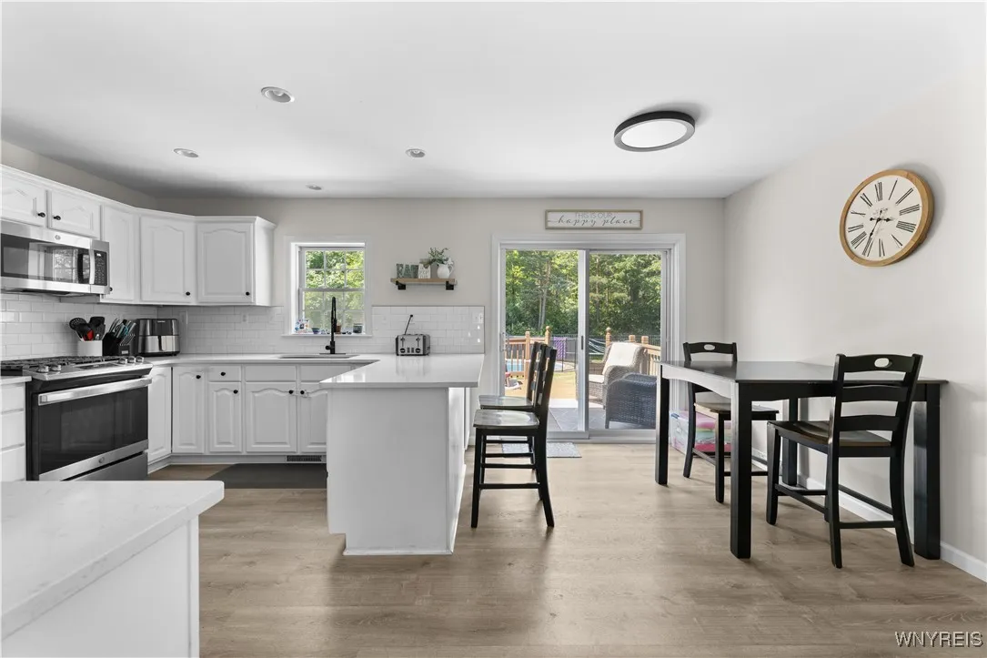 910 Lake Street, Evans, New York 14006, Evans, New York 14006, 4 Bedrooms Bedrooms, 8 Rooms Rooms,2 BathroomsBathrooms,Residential,For Sale,910 Lake Street, Evans, New York 14006,B1622188