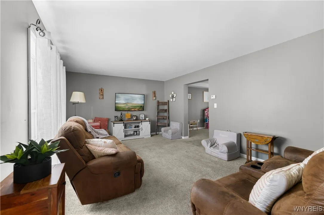 910 Lake Street, Evans, New York 14006, Evans, New York 14006, 4 Bedrooms Bedrooms, 8 Rooms Rooms,2 BathroomsBathrooms,Residential,For Sale,910 Lake Street, Evans, New York 14006,B1622188