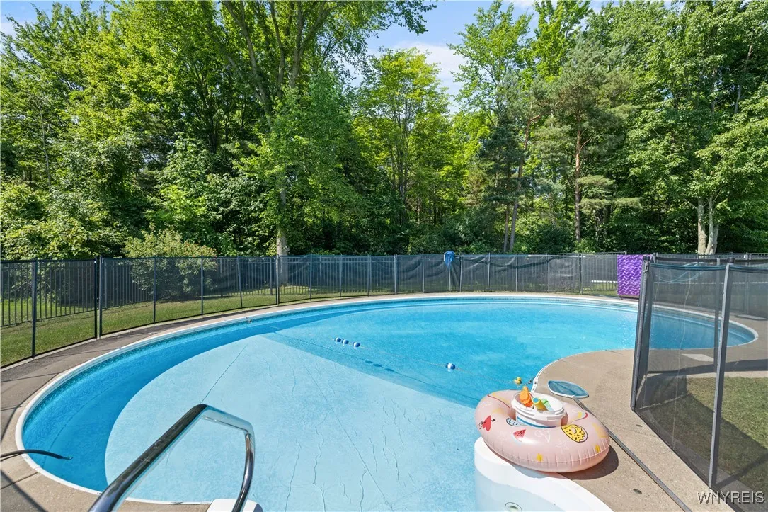 910 Lake Street, Evans, New York 14006, Evans, New York 14006, 4 Bedrooms Bedrooms, 8 Rooms Rooms,2 BathroomsBathrooms,Residential,For Sale,910 Lake Street, Evans, New York 14006,B1622188