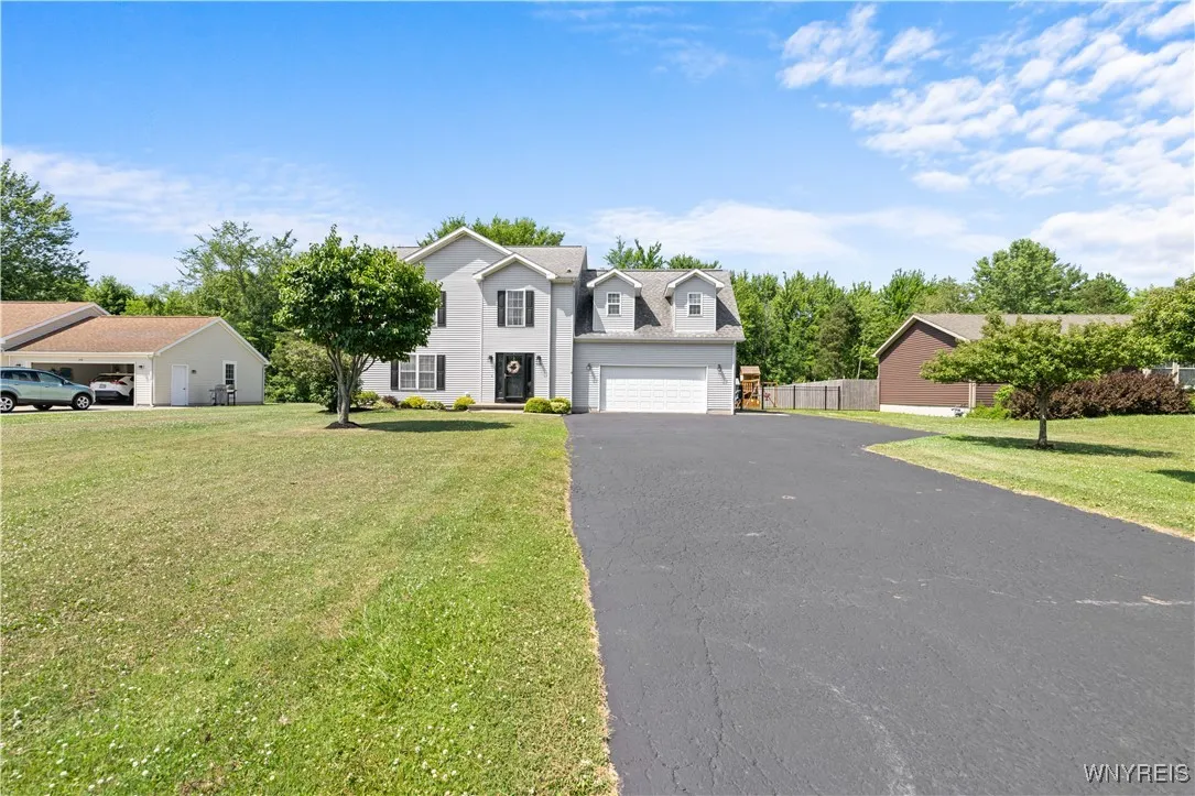 910 Lake Street, Evans, New York 14006, Evans, New York 14006, 4 Bedrooms Bedrooms, 8 Rooms Rooms,2 BathroomsBathrooms,Residential,For Sale,910 Lake Street, Evans, New York 14006,B1622188