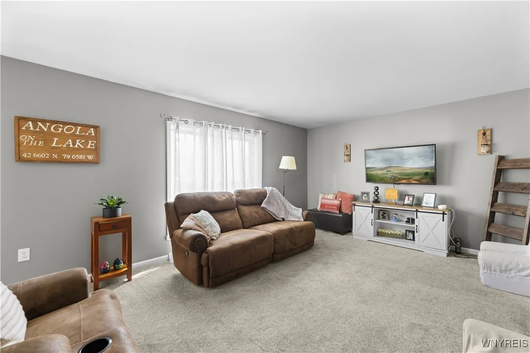 910 Lake Street, Evans, New York 14006, Evans, New York 14006, 4 Bedrooms Bedrooms, 8 Rooms Rooms,2 BathroomsBathrooms,Residential,For Sale,910 Lake Street, Evans, New York 14006,B1622188
