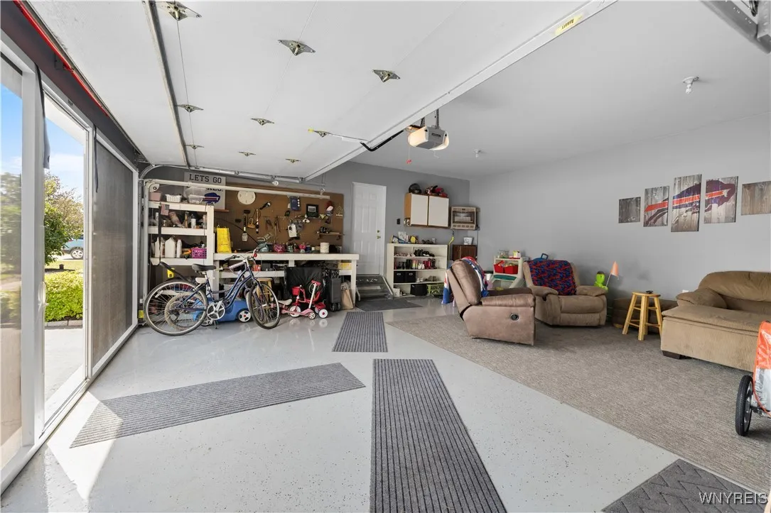 910 Lake Street, Evans, New York 14006, Evans, New York 14006, 4 Bedrooms Bedrooms, 8 Rooms Rooms,2 BathroomsBathrooms,Residential,For Sale,910 Lake Street, Evans, New York 14006,B1622188