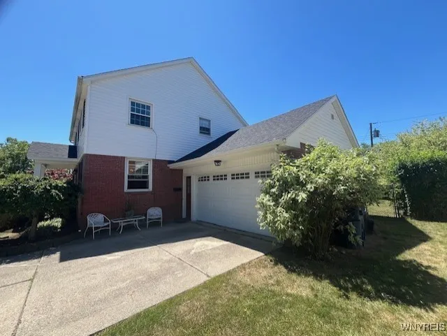114 Fairways Boulevard, Amherst, New York 14221, Amherst, New York 14221, 4 Bedrooms Bedrooms, 6 Rooms Rooms,2 BathroomsBathrooms,Residential,For Sale,114 Fairways Boulevard, Amherst, New York 14221,B1623774