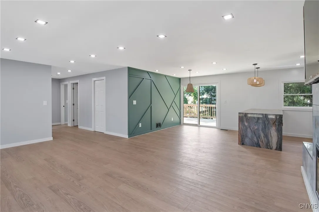 845 Glenwood Avenue, Syracuse, New York 13207, Syracuse, New York 13207, 4 Bedrooms Bedrooms, 11 Rooms Rooms,3 BathroomsBathrooms,Residential,For Sale,845 Glenwood Avenue, Syracuse, New York 13207,S1623643