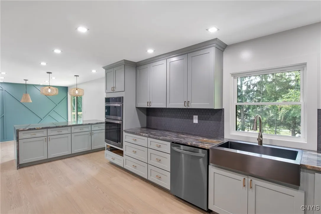 845 Glenwood Avenue, Syracuse, New York 13207, Syracuse, New York 13207, 4 Bedrooms Bedrooms, 11 Rooms Rooms,3 BathroomsBathrooms,Residential,For Sale,845 Glenwood Avenue, Syracuse, New York 13207,S1623643