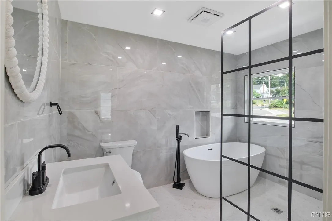 845 Glenwood Avenue, Syracuse, New York 13207, Syracuse, New York 13207, 4 Bedrooms Bedrooms, 11 Rooms Rooms,3 BathroomsBathrooms,Residential,For Sale,845 Glenwood Avenue, Syracuse, New York 13207,S1623643