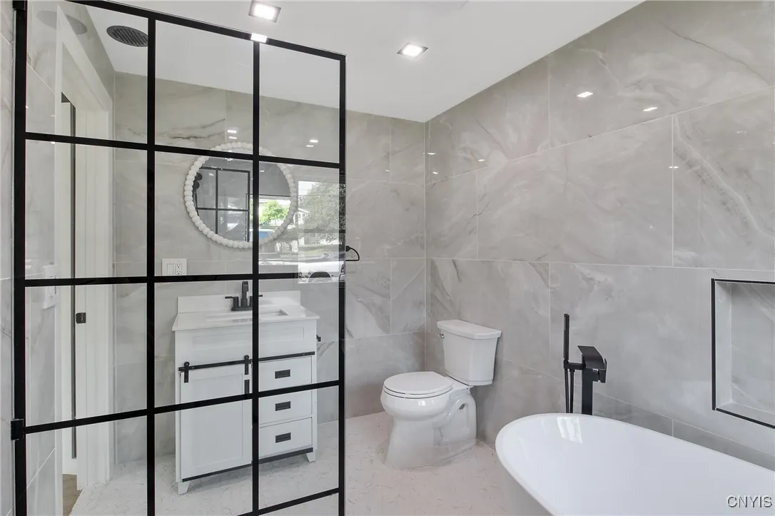 845 Glenwood Avenue, Syracuse, New York 13207, Syracuse, New York 13207, 4 Bedrooms Bedrooms, 11 Rooms Rooms,3 BathroomsBathrooms,Residential,For Sale,845 Glenwood Avenue, Syracuse, New York 13207,S1623643