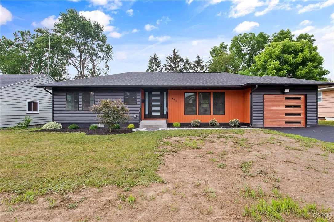 845 Glenwood Avenue, Syracuse, New York 13207, Syracuse, New York 13207, 4 Bedrooms Bedrooms, 11 Rooms Rooms,3 BathroomsBathrooms,Residential,For Sale,845 Glenwood Avenue, Syracuse, New York 13207,S1623643
