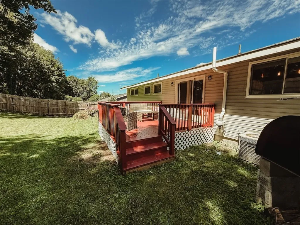 304 Southfield Drive, Manlius, New York 13066, Manlius, New York 13066, 3 Bedrooms Bedrooms, 9 Rooms Rooms,2 BathroomsBathrooms,Residential,For Sale,304 Southfield Drive, Manlius, New York 13066,R1623779