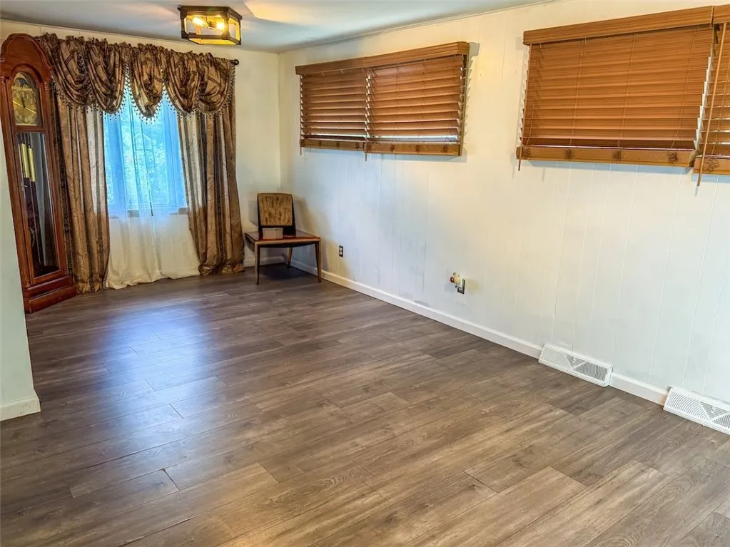304 Southfield Drive, Manlius, New York 13066, Manlius, New York 13066, 3 Bedrooms Bedrooms, 9 Rooms Rooms,2 BathroomsBathrooms,Residential,For Sale,304 Southfield Drive, Manlius, New York 13066,R1623779