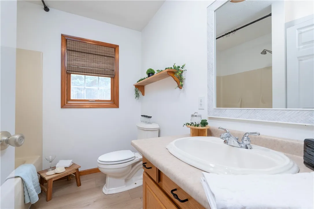 6595 Hilts Road, Sparta, New York 14572, Sparta, New York 14572, 3 Bedrooms Bedrooms, 7 Rooms Rooms,2 BathroomsBathrooms,Residential,For Sale,6595 Hilts Road, Sparta, New York 14572,R1618262