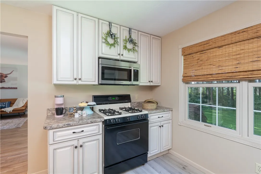 6595 Hilts Road, Sparta, New York 14572, Sparta, New York 14572, 3 Bedrooms Bedrooms, 7 Rooms Rooms,2 BathroomsBathrooms,Residential,For Sale,6595 Hilts Road, Sparta, New York 14572,R1618262