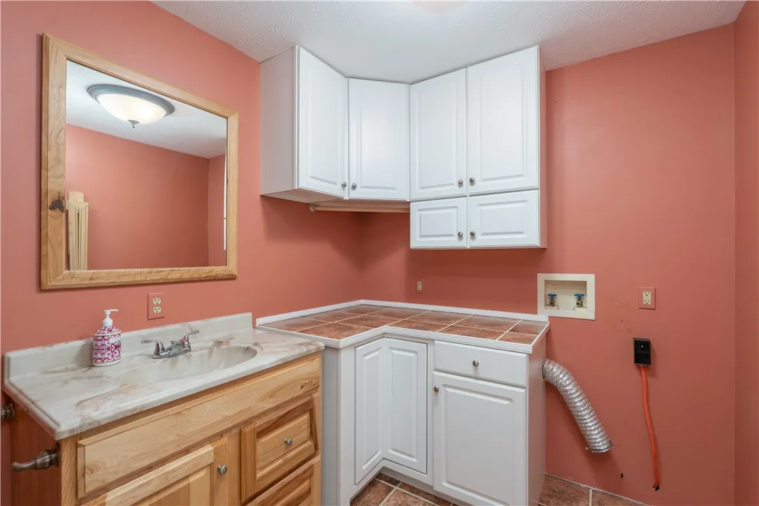 6595 Hilts Road, Sparta, New York 14572, Sparta, New York 14572, 3 Bedrooms Bedrooms, 7 Rooms Rooms,2 BathroomsBathrooms,Residential,For Sale,6595 Hilts Road, Sparta, New York 14572,R1618262