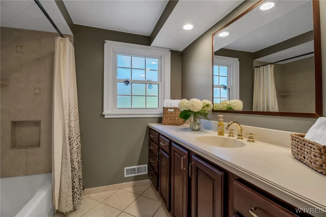 269 Woodland Drive, Orchard Park, New York 14127, Orchard Park, New York 14127, 4 Bedrooms Bedrooms, 9 Rooms Rooms,2 BathroomsBathrooms,Residential,For Sale,269 Woodland Drive, Orchard Park, New York 14127,B1623778