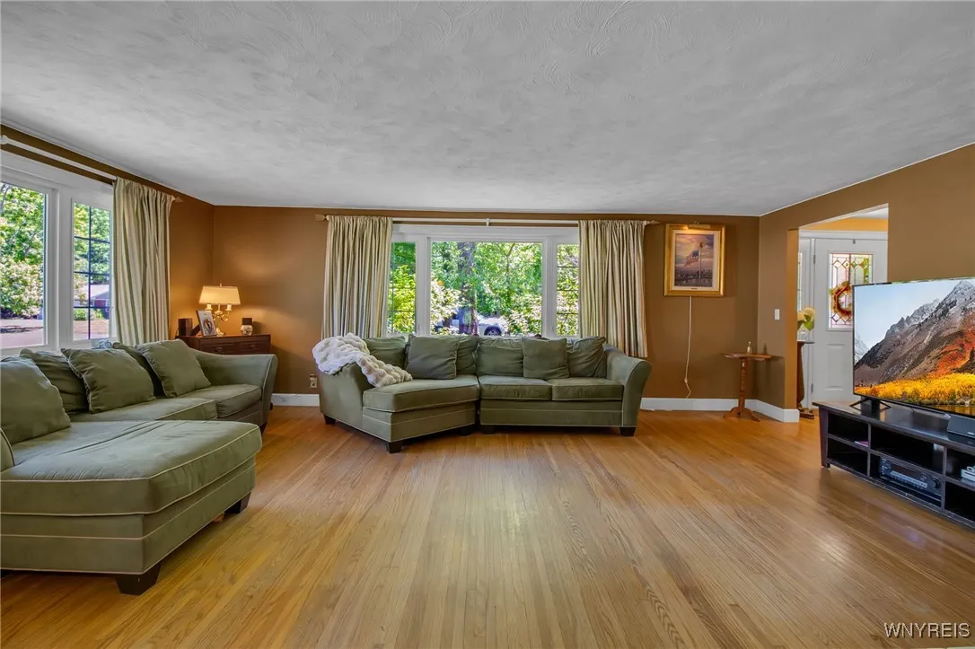 269 Woodland Drive, Orchard Park, New York 14127, Orchard Park, New York 14127, 4 Bedrooms Bedrooms, 9 Rooms Rooms,2 BathroomsBathrooms,Residential,For Sale,269 Woodland Drive, Orchard Park, New York 14127,B1623778