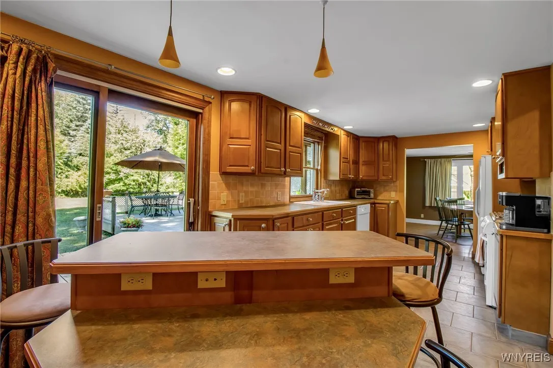 269 Woodland Drive, Orchard Park, New York 14127, Orchard Park, New York 14127, 4 Bedrooms Bedrooms, 9 Rooms Rooms,2 BathroomsBathrooms,Residential,For Sale,269 Woodland Drive, Orchard Park, New York 14127,B1623778