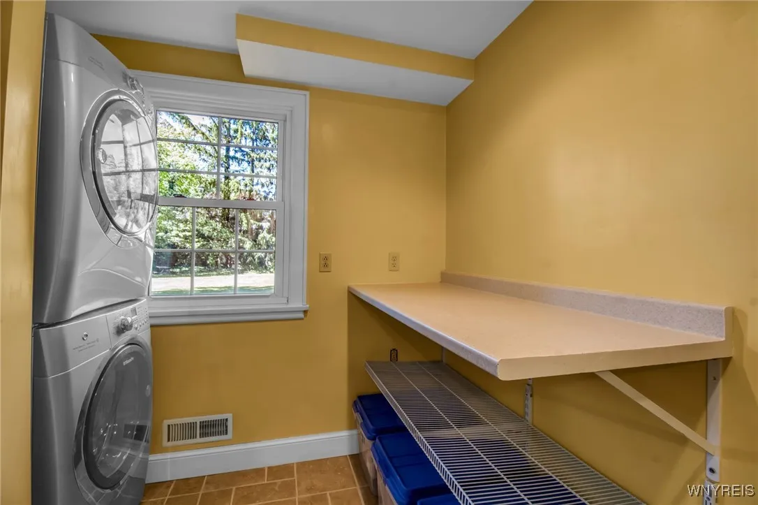 269 Woodland Drive, Orchard Park, New York 14127, Orchard Park, New York 14127, 4 Bedrooms Bedrooms, 9 Rooms Rooms,2 BathroomsBathrooms,Residential,For Sale,269 Woodland Drive, Orchard Park, New York 14127,B1623778
