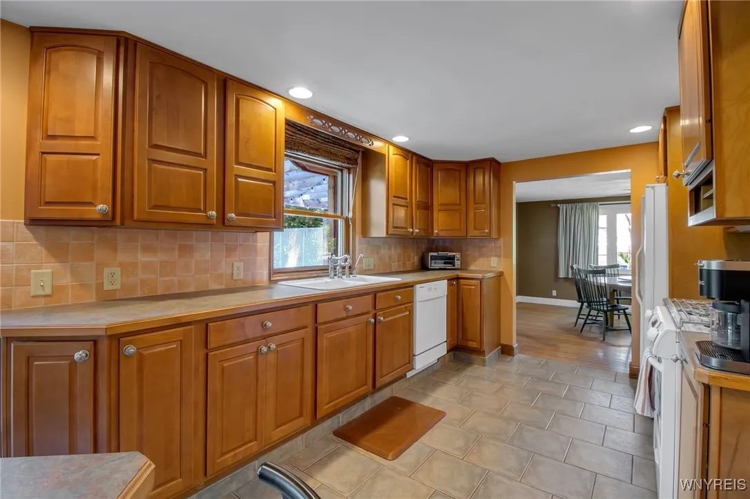 269 Woodland Drive, Orchard Park, New York 14127, Orchard Park, New York 14127, 4 Bedrooms Bedrooms, 9 Rooms Rooms,2 BathroomsBathrooms,Residential,For Sale,269 Woodland Drive, Orchard Park, New York 14127,B1623778