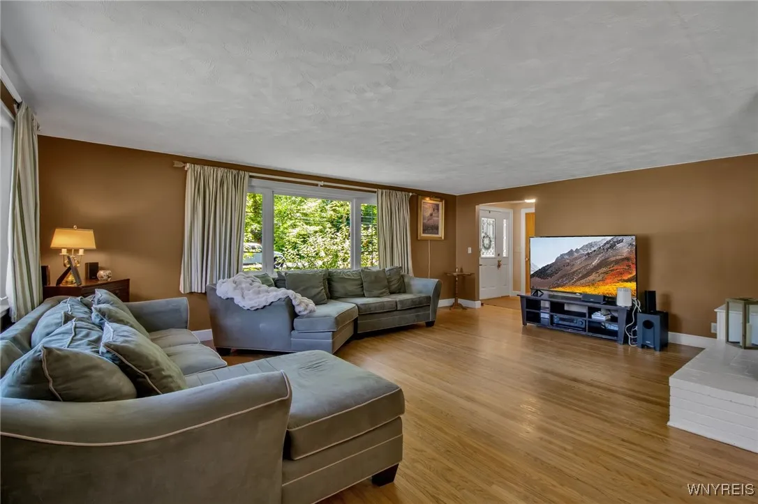 269 Woodland Drive, Orchard Park, New York 14127, Orchard Park, New York 14127, 4 Bedrooms Bedrooms, 9 Rooms Rooms,2 BathroomsBathrooms,Residential,For Sale,269 Woodland Drive, Orchard Park, New York 14127,B1623778