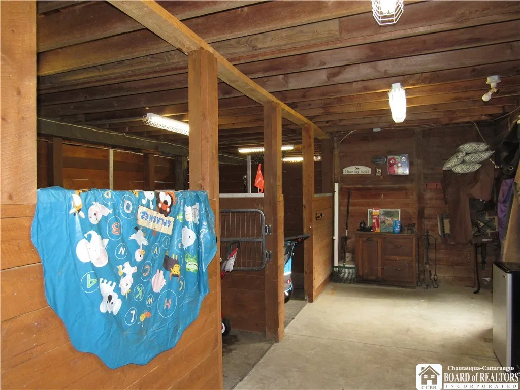 2 Horse Stalls