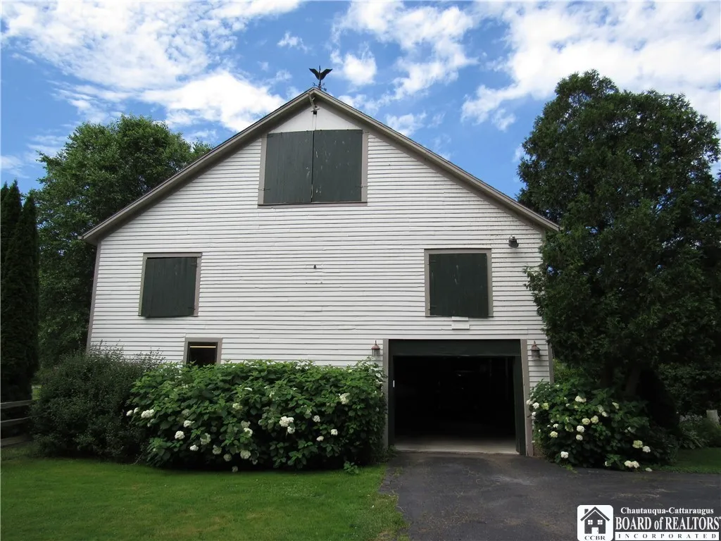Barn & 2 car Garage