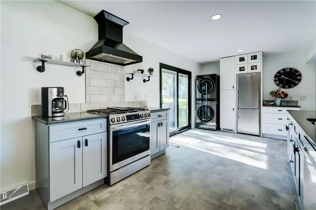 20 Meadow View Drive, Penfield, New York 14526, Penfield, New York 14526, 3 Bedrooms Bedrooms, 5 Rooms Rooms,1 BathroomBathrooms,Residential Lease,For Rent,20 Meadow View Drive, Penfield, New York 14526,R1623765