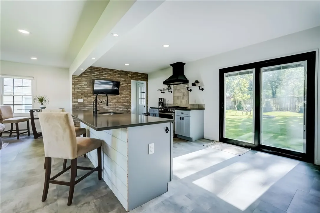 20 Meadow View Drive, Penfield, New York 14526, Penfield, New York 14526, 3 Bedrooms Bedrooms, 5 Rooms Rooms,1 BathroomBathrooms,Residential Lease,For Rent,20 Meadow View Drive, Penfield, New York 14526,R1623765