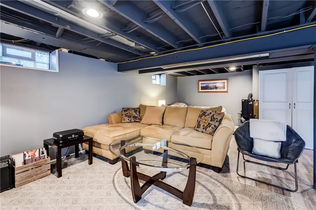 20 Meadow View Drive, Penfield, New York 14526, Penfield, New York 14526, 3 Bedrooms Bedrooms, 5 Rooms Rooms,1 BathroomBathrooms,Residential Lease,For Rent,20 Meadow View Drive, Penfield, New York 14526,R1623765