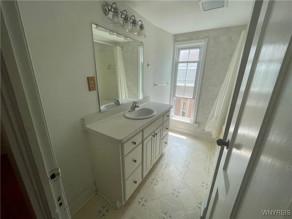 35 Pound Street, Lockport City, New York 14094, Lockport City, New York 14094, 3 Bedrooms Bedrooms, ,2 BathroomsBathrooms,Residential,For Sale,35 Pound Street, Lockport City, New York 14094,B1623476