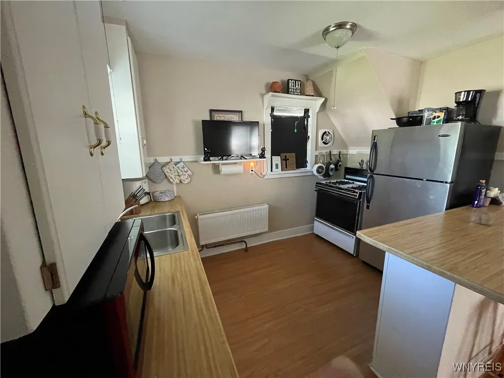 35 Pound Street, Lockport City, New York 14094, Lockport City, New York 14094, 3 Bedrooms Bedrooms, ,2 BathroomsBathrooms,Residential,For Sale,35 Pound Street, Lockport City, New York 14094,B1623476