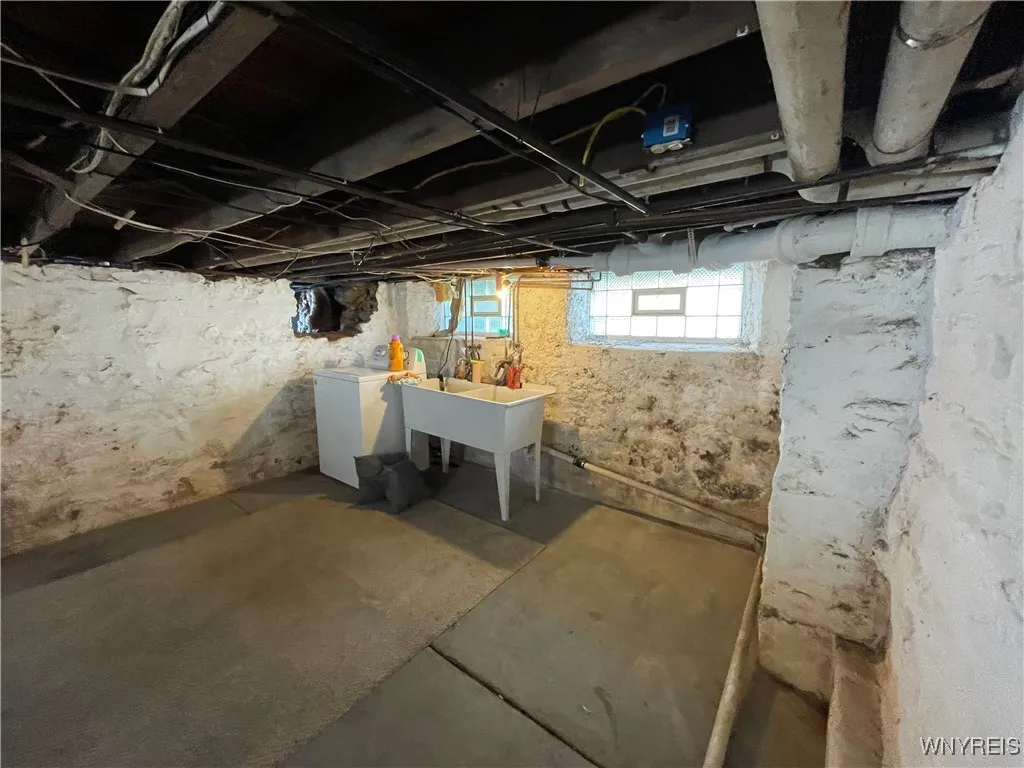 35 Pound Street, Lockport City, New York 14094, Lockport City, New York 14094, 3 Bedrooms Bedrooms, ,2 BathroomsBathrooms,Residential,For Sale,35 Pound Street, Lockport City, New York 14094,B1623476