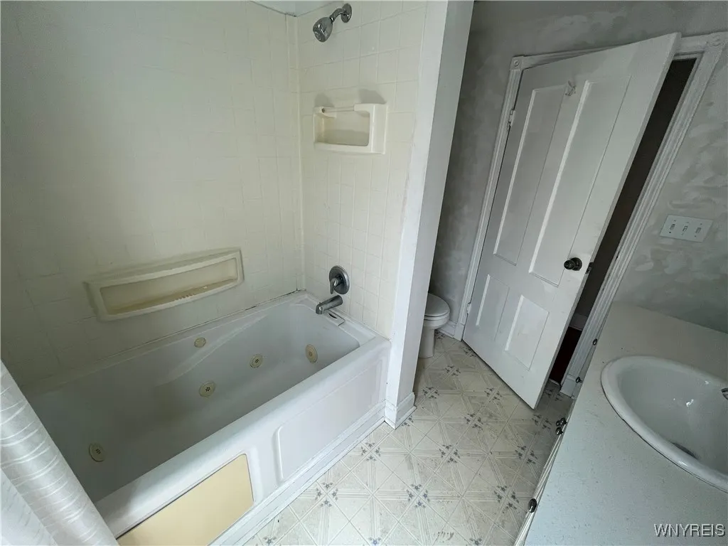 35 Pound Street, Lockport City, New York 14094, Lockport City, New York 14094, 3 Bedrooms Bedrooms, ,2 BathroomsBathrooms,Residential,For Sale,35 Pound Street, Lockport City, New York 14094,B1623476