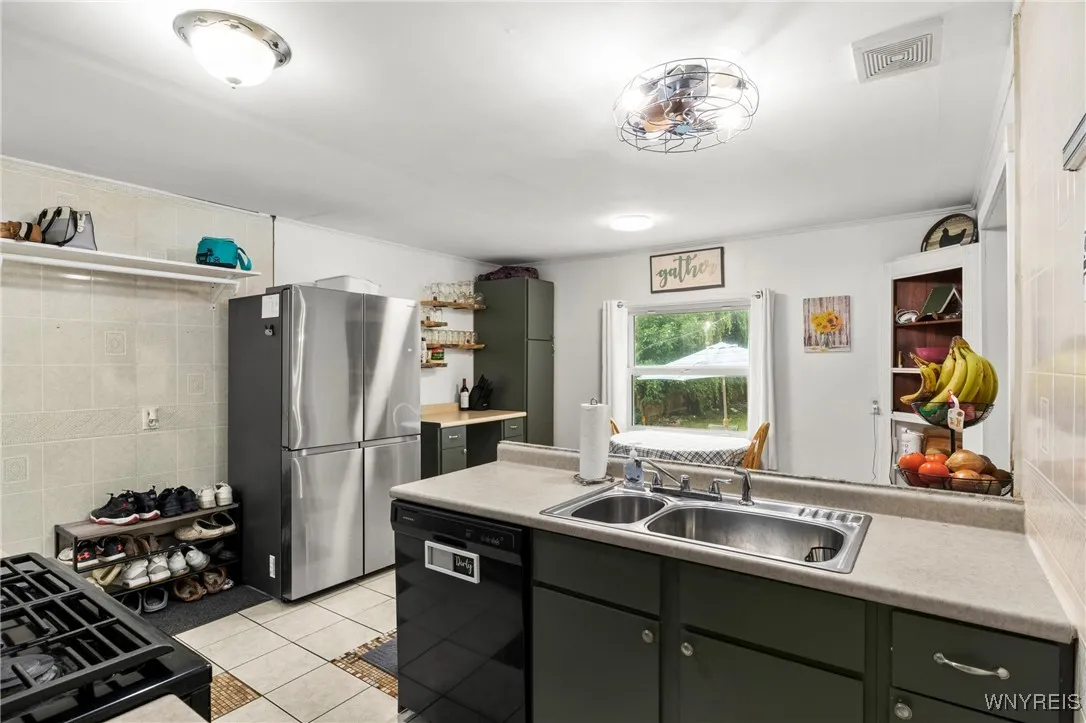 78 Grand Boulevard, Cheektowaga, New York 14225, Cheektowaga, New York 14225, 3 Bedrooms Bedrooms, 7 Rooms Rooms,1 BathroomBathrooms,Residential,For Sale,78 Grand Boulevard, Cheektowaga, New York 14225,B1623824