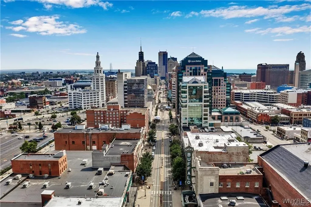 600 Main Street 702, Buffalo, New York 14202, Buffalo, New York 14202, 2 Bedrooms Bedrooms, 4 Rooms Rooms,2 BathroomsBathrooms,Residential Lease,For Rent,600 Main Street 702, Buffalo, New York 14202,B1621300