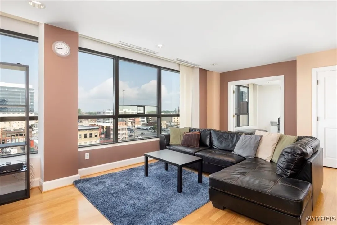 600 Main Street 702, Buffalo, New York 14202, Buffalo, New York 14202, 2 Bedrooms Bedrooms, 4 Rooms Rooms,2 BathroomsBathrooms,Residential Lease,For Rent,600 Main Street 702, Buffalo, New York 14202,B1621300