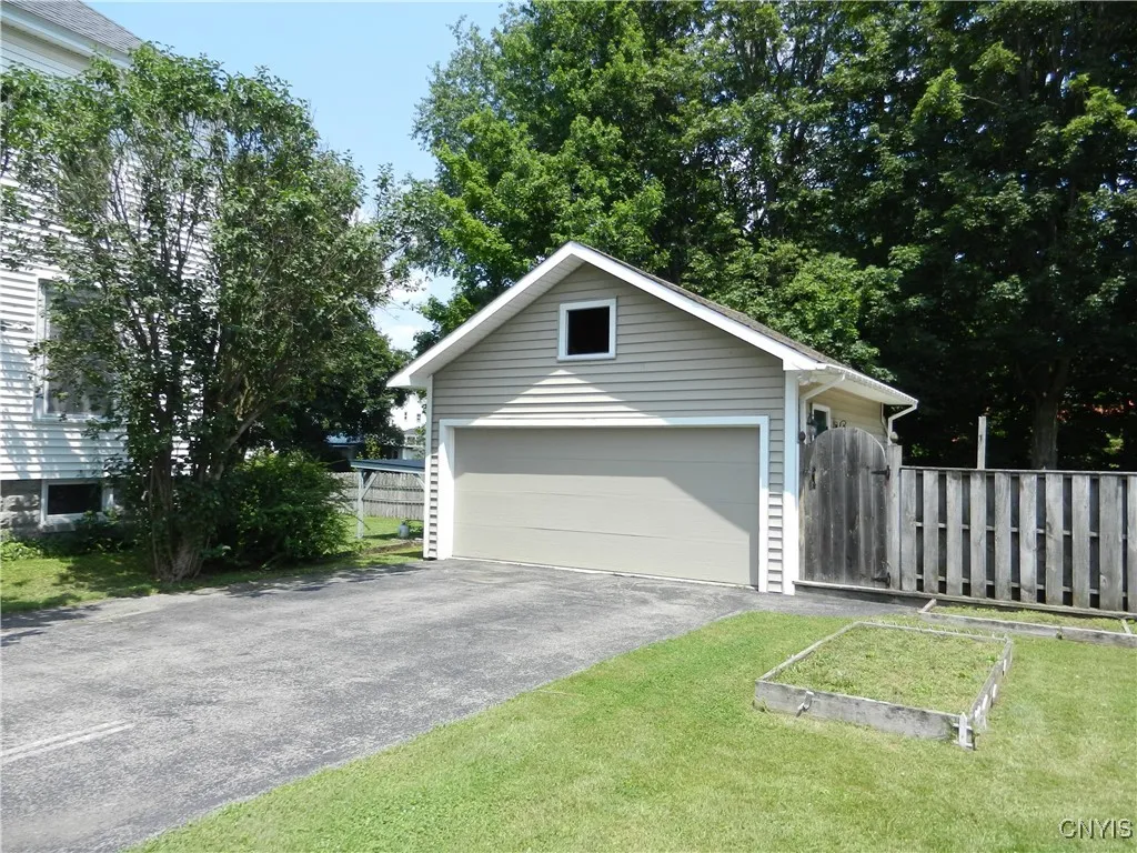 27 Spofford Square, Manheim, New York 13329, Manheim, New York 13329, 4 Bedrooms Bedrooms, 9 Rooms Rooms,2 BathroomsBathrooms,Residential,For Sale,27 Spofford Square, Manheim, New York 13329,S1623279