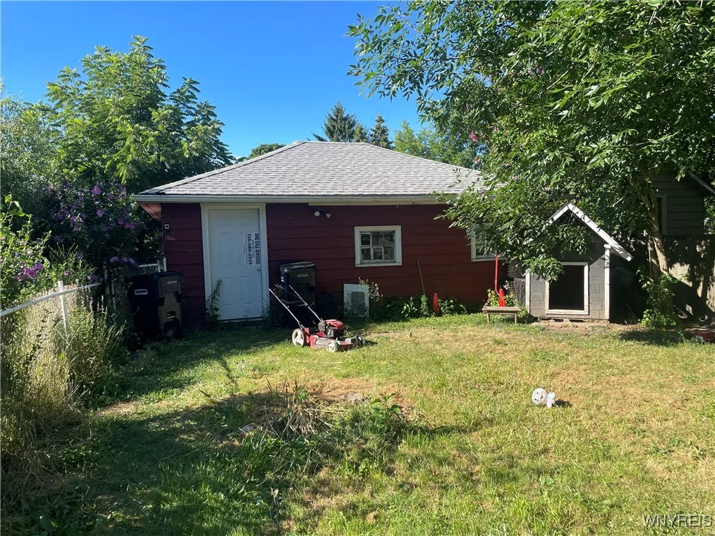 2215 La Salle Avenue, Niagara Falls, New York 1430, Niagara Falls, New York 14301, 4 Bedrooms Bedrooms, 8 Rooms Rooms,1 BathroomBathrooms,Residential,For Sale,2215 La Salle Avenue, Niagara Falls, New York 1430,B1622900