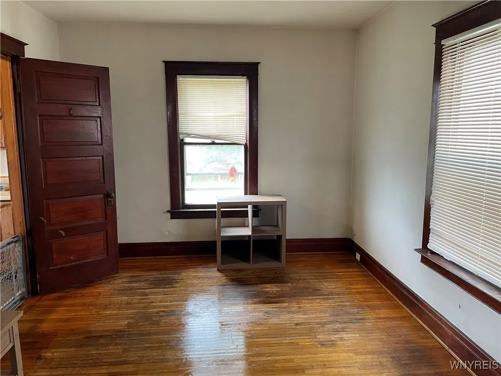 2215 La Salle Avenue, Niagara Falls, New York 1430, Niagara Falls, New York 14301, 4 Bedrooms Bedrooms, 8 Rooms Rooms,1 BathroomBathrooms,Residential,For Sale,2215 La Salle Avenue, Niagara Falls, New York 1430,B1622900