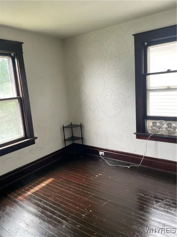 2215 La Salle Avenue, Niagara Falls, New York 1430, Niagara Falls, New York 14301, 4 Bedrooms Bedrooms, 8 Rooms Rooms,1 BathroomBathrooms,Residential,For Sale,2215 La Salle Avenue, Niagara Falls, New York 1430,B1622900