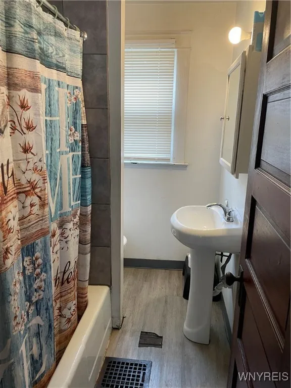 2215 La Salle Avenue, Niagara Falls, New York 1430, Niagara Falls, New York 14301, 4 Bedrooms Bedrooms, 8 Rooms Rooms,1 BathroomBathrooms,Residential,For Sale,2215 La Salle Avenue, Niagara Falls, New York 1430,B1622900