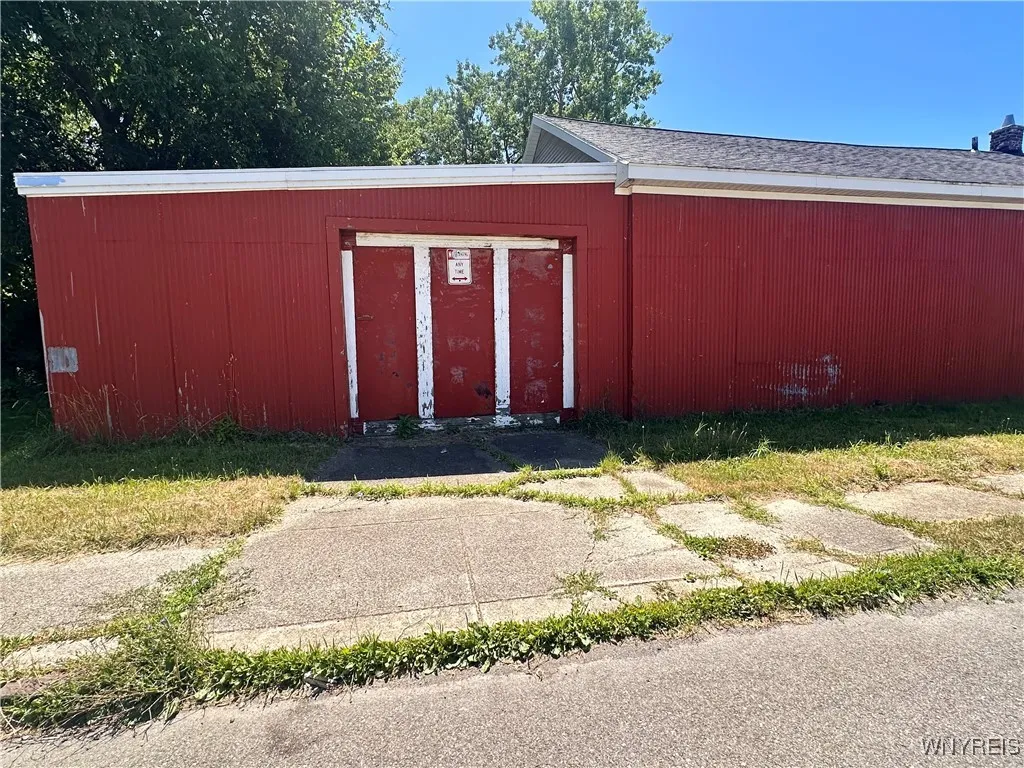 1572 Seneca Street, Buffalo, New York 14210, Buffalo, New York 14210, ,Commercial Sale,For Sale,1572 Seneca Street, Buffalo, New York 14210,B1623221