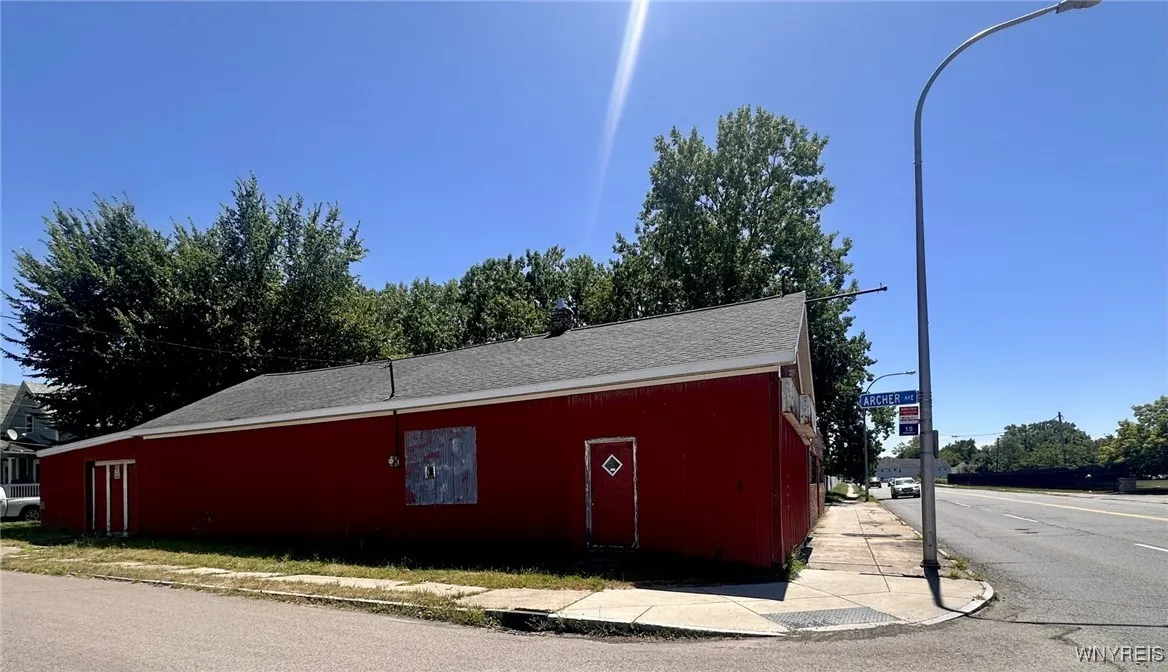1572 Seneca Street, Buffalo, New York 14210, Buffalo, New York 14210, ,Commercial Sale,For Sale,1572 Seneca Street, Buffalo, New York 14210,B1623221