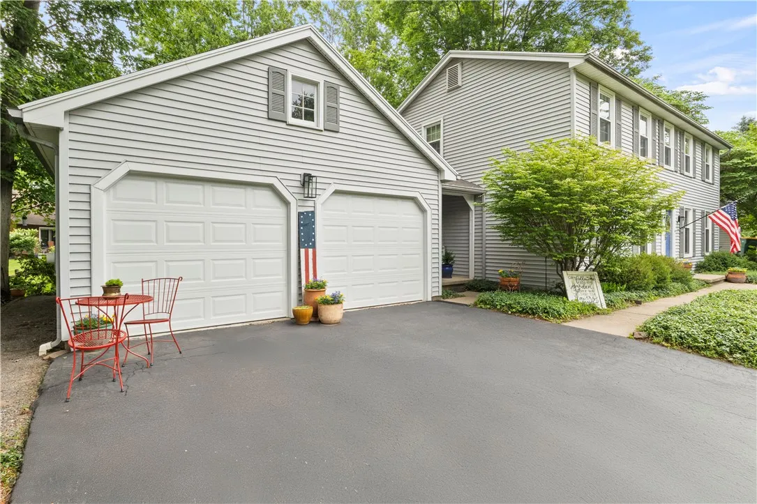 718 Audley End, Webster, New York 14580, Webster, New York 14580, 4 Bedrooms Bedrooms, 8 Rooms Rooms,2 BathroomsBathrooms,Residential,For Sale,718 Audley End, Webster, New York 14580,R1623805