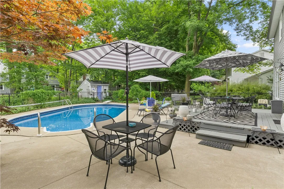 718 Audley End, Webster, New York 14580, Webster, New York 14580, 4 Bedrooms Bedrooms, 8 Rooms Rooms,2 BathroomsBathrooms,Residential,For Sale,718 Audley End, Webster, New York 14580,R1623805