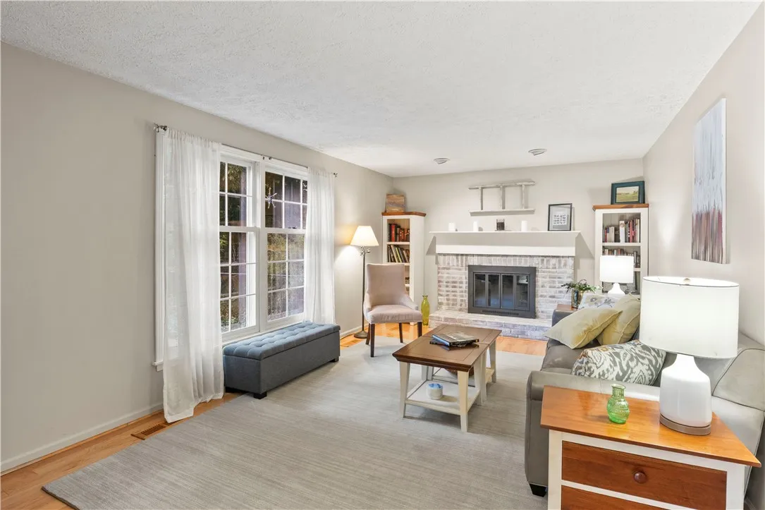 718 Audley End, Webster, New York 14580, Webster, New York 14580, 4 Bedrooms Bedrooms, 8 Rooms Rooms,2 BathroomsBathrooms,Residential,For Sale,718 Audley End, Webster, New York 14580,R1623805