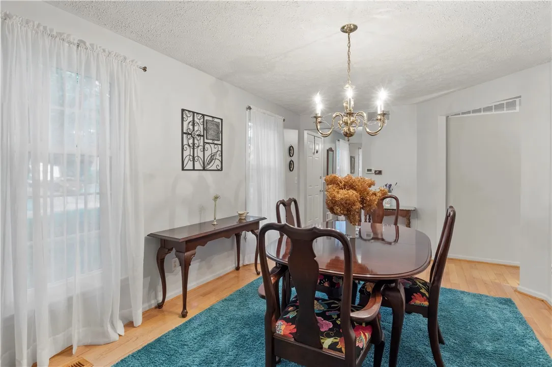 718 Audley End, Webster, New York 14580, Webster, New York 14580, 4 Bedrooms Bedrooms, 8 Rooms Rooms,2 BathroomsBathrooms,Residential,For Sale,718 Audley End, Webster, New York 14580,R1623805