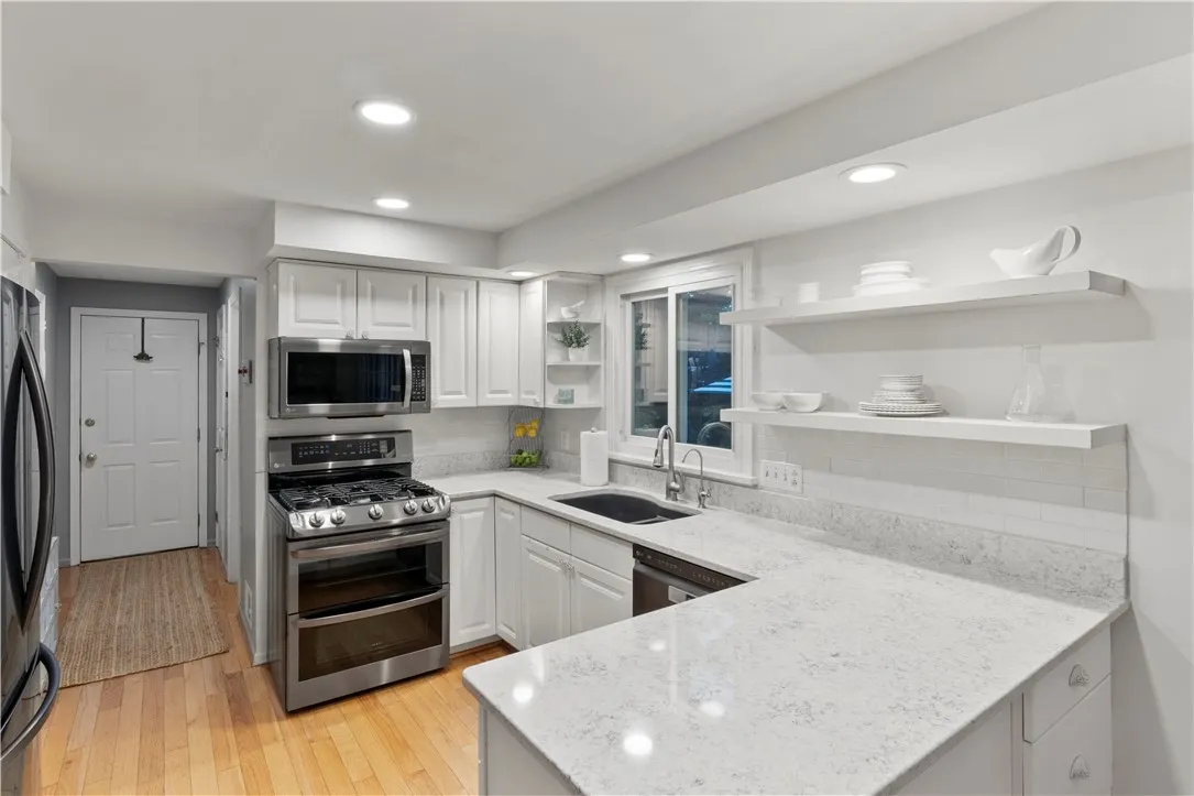 718 Audley End, Webster, New York 14580, Webster, New York 14580, 4 Bedrooms Bedrooms, 8 Rooms Rooms,2 BathroomsBathrooms,Residential,For Sale,718 Audley End, Webster, New York 14580,R1623805